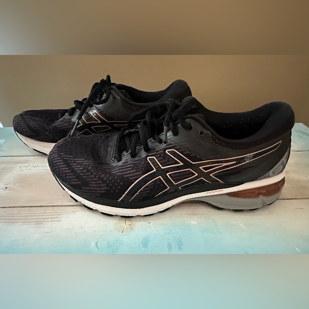 ASICS Women’s Running Shoe - Size 8.5